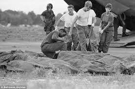 El caso de Jim Jones: Trasladando los cadáveres