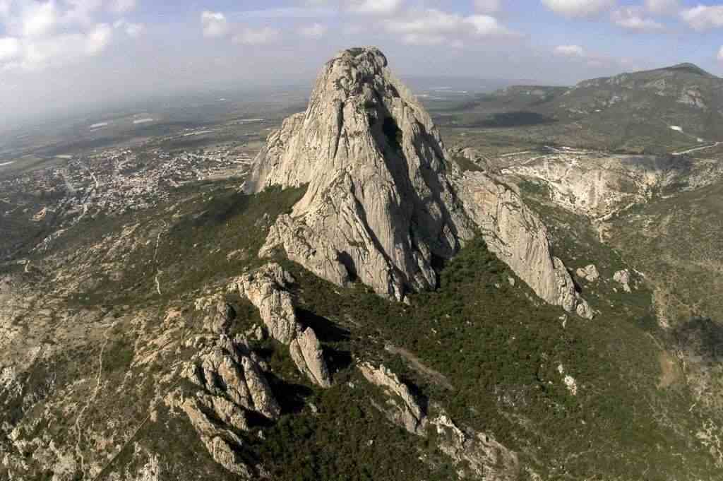 Vista aérea de la Peña Bernal